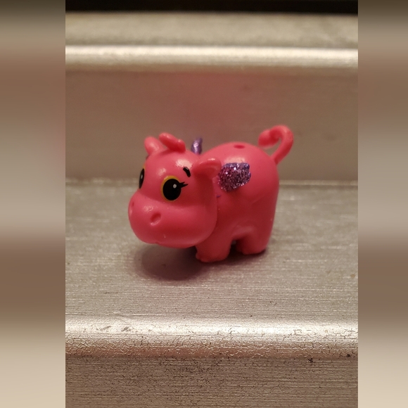 Ultra Rare Season 1 of Hatchimals CollEGGtibles River Pink Hiphatch Purple  Wing - Picture 1 of 4